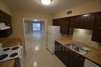 2150 N Sherwood Forest Dr in Baton Rouge, LA - Building Photo - Building Photo