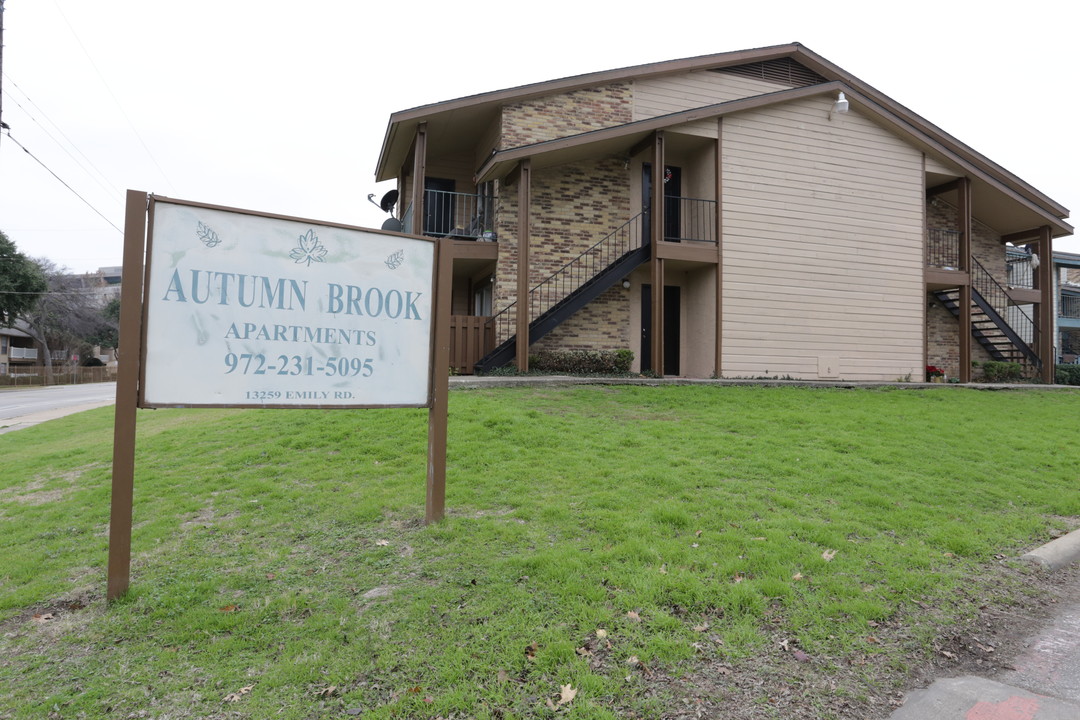 Autumn Brook Apartments in Dallas, TX - Foto de edificio