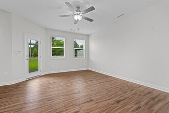 71 Village Edge Dr in Lillington, NC - Building Photo - Building Photo
