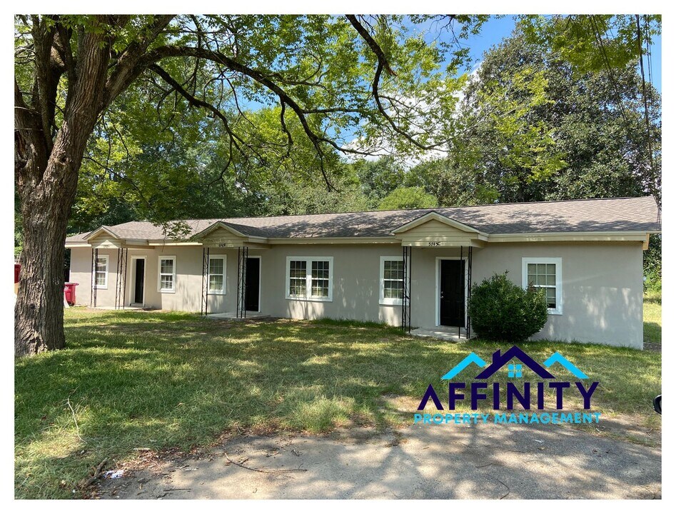 5749 Knowles Dr-Unit -5745 in Macon, GA - Building Photo