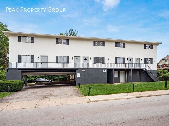 1985 Summit St in Columbus, OH - Building Photo - Building Photo