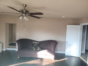 1017 E Wells Ave in Sherman, TX - Foto de edificio - Building Photo