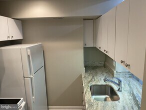 343 S 18th St-Unit -4 in Philadelphia, PA - Foto de edificio - Building Photo