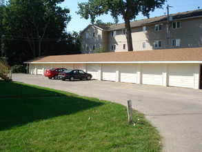 Walnut Apartments in Ames, IA - Building Photo - Building Photo