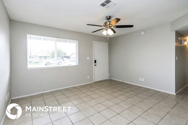 774 E Carla Vista Dr in Chandler, AZ - Foto de edificio - Building Photo