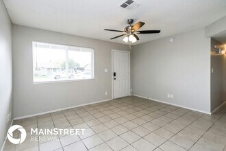 774 E Carla Vista Dr in Chandler, AZ - Foto de edificio - Building Photo