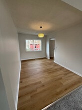 35 Broadway Gardens in Nitro, WV - Foto de edificio - Building Photo