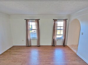 105 Woodbine Dr in Cranberry Township, PA - Building Photo - Building Photo
