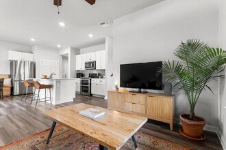 8001 Mellencamp Dr in Austin, TX - Building Photo - Building Photo