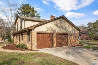 8003 Brookfield Cir SE in Huntsville, AL - Building Photo - Building Photo