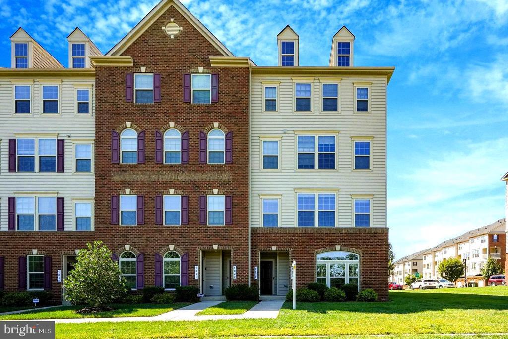 7825 Culloden Crest Ln in Gainesville, VA - Foto de edificio