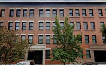 97 Chelsea St, Unit #3B in Boston, MA - Foto de edificio - Building Photo