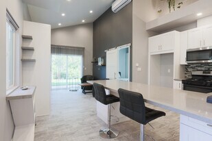 23113 Erwin St in Los Angeles, CA - Building Photo