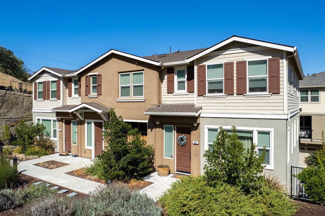 The Villages at Arnold in Martinez, CA - Building Photo