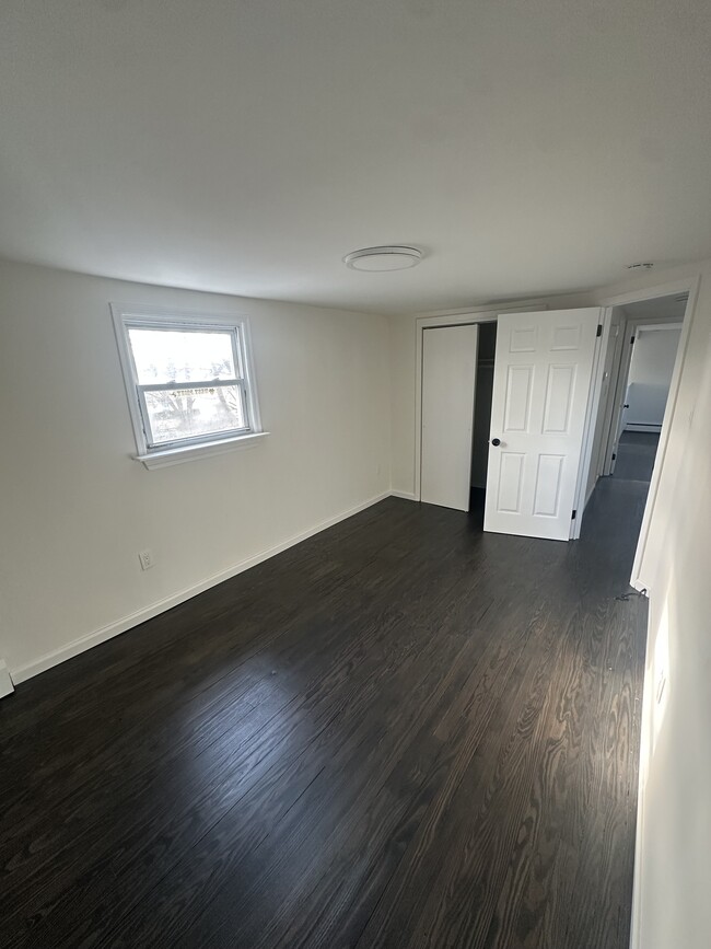 271 Louis Ave, Unit 2 in South Floral Park, NY - Building Photo - Building Photo