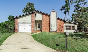 6414 Hollyhock Ct in Fayetteville, NC - Building Photo