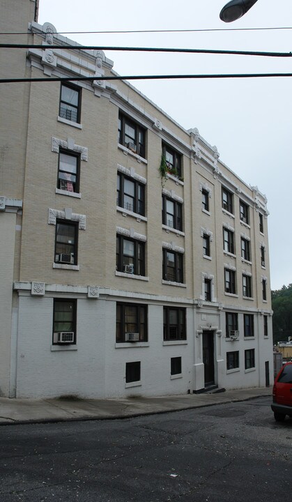 81 Bruce Ave in Yonkers, NY - Building Photo