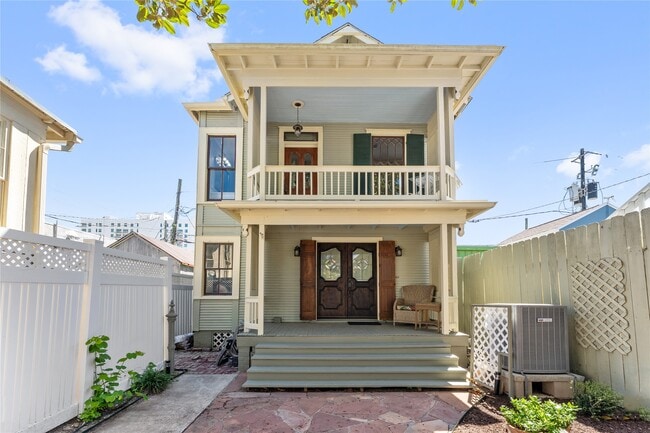 611 Church St in Galveston, TX - Building Photo - Building Photo
