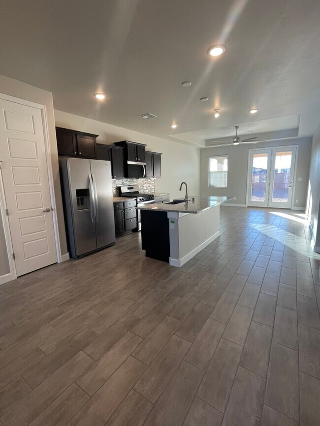 2451 Camino Plata Loop NE in Rio Rancho, NM - Building Photo - Building Photo