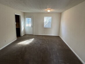 8838 W Hills Ct in Douglasville, GA - Building Photo - Building Photo