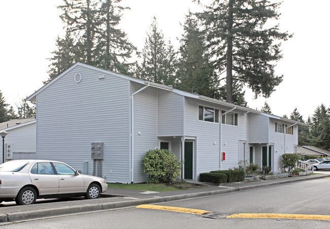 Evergreen Court in Federal Way, WA - Building Photo - Building Photo