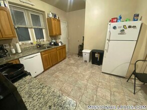 1458 Tremont St in Boston, MA - Building Photo - Building Photo