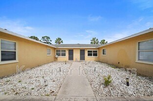 13405 Pine Needle Ln in Ft. Myers, FL - Building Photo