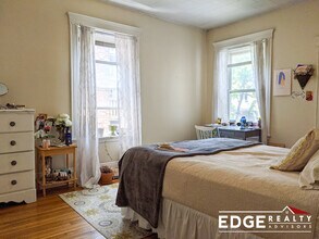 16 Fuller St, Unit 4 in Brookline, MA - Foto de edificio - Building Photo