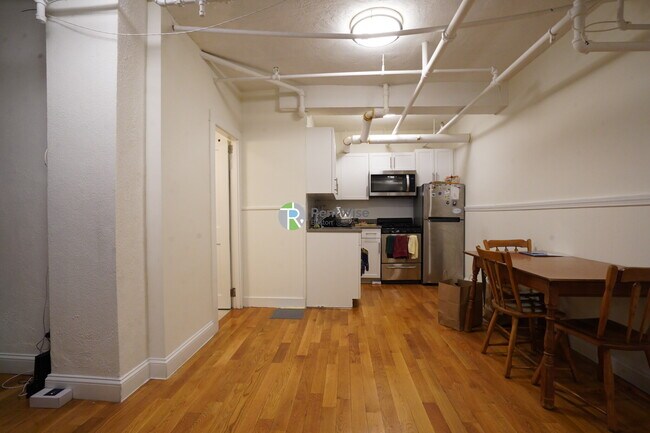1298 Commonwealth Ave