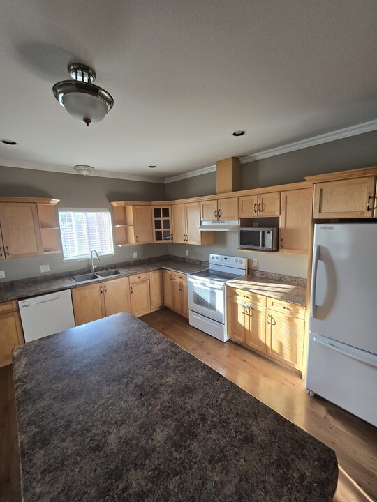 46170 Second Ave in Chilliwack, BC - Building Photo