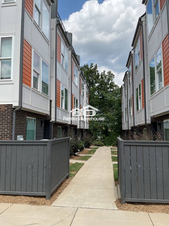 1319 Millpark Ln in Charlotte, NC - Building Photo