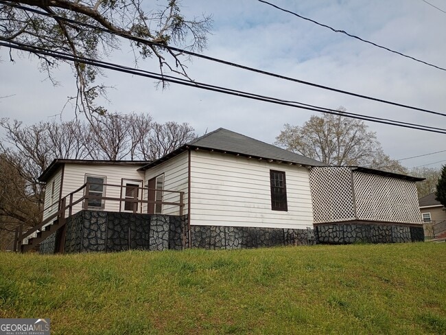 211 Arnco 6th St in Newnan, GA - Building Photo - Building Photo