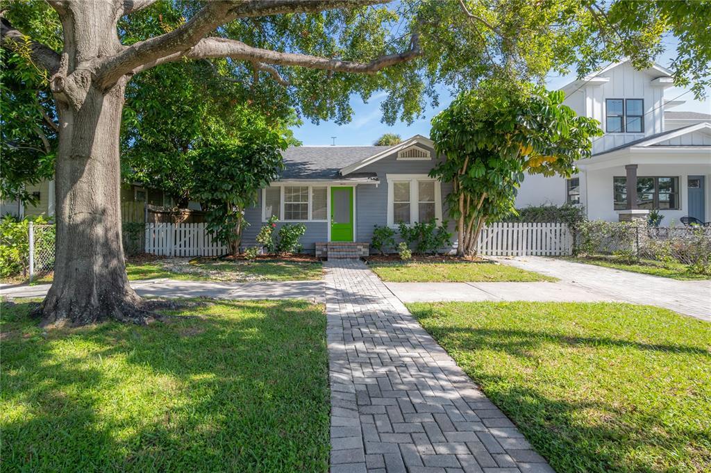1711 W North B St in Tampa, FL - Building Photo