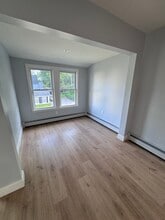 95 Lakewood St, Unit Second Floor Unit in Worcester, MA - Foto de edificio - Building Photo