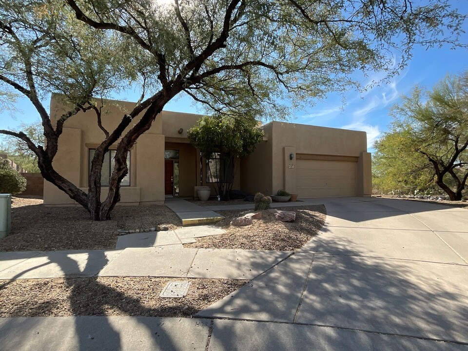 971 S Kinghet Pl in Tucson, AZ - Building Photo