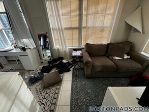 29 Chetwynd Rd in Somerville, MA - Building Photo - Building Photo