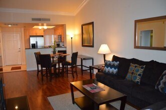220 E Flamingo Rd in Las Vegas, NV - Building Photo - Building Photo