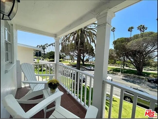 423 Ocean Ave in Santa Monica, CA - Building Photo - Building Photo