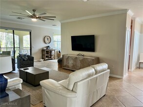 9484 Casoria Ct in Naples, FL - Foto de edificio - Building Photo