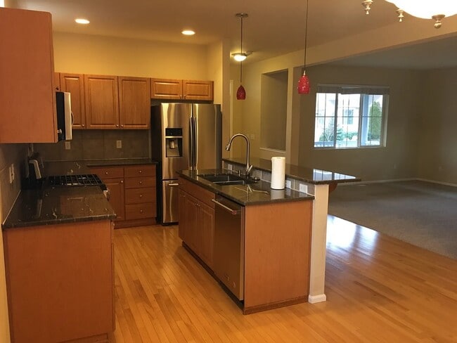 2441 NE Ivy Way in Issaquah, WA - Building Photo - Building Photo