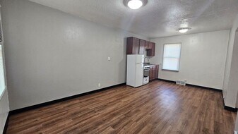 5801 W 12th St in Sioux Falls, SD - Building Photo