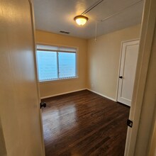 412 Elm Ave in San Bruno, CA - Foto de edificio - Building Photo