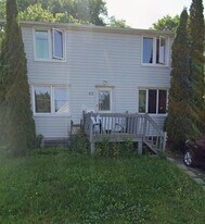83 Bathurst St in Moncton, NB - Building Photo