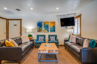 Country Club Vista Apartments in Flagstaff, AZ - Building Photo - Interior Photo