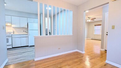 700 Beau Ct in Des Plaines, IL - Building Photo - Building Photo