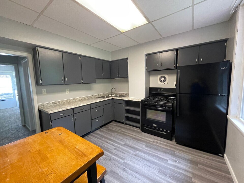 642 Forest Ave in Pittsburgh, PA - Building Photo