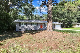 1633 Carolyn Dr SW in Stone Mountain, GA - Building Photo - Building Photo