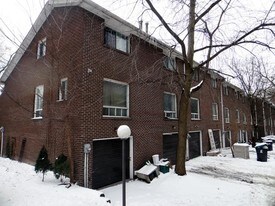 200 Keele St in Toronto, ON - Building Photo