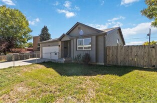 864 W 96th Pl in Thornton, CO - Building Photo