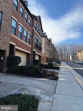 9265 Wood Violet Ct in Fairfax, VA - Building Photo - Building Photo